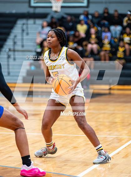 Thumbnail 3 in St. Pauls vs Fairmont (Robeson County Shootout) photogallery.