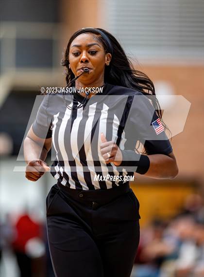 Thumbnail 2 in St. Pauls vs Fairmont (Robeson County Shootout) photogallery.