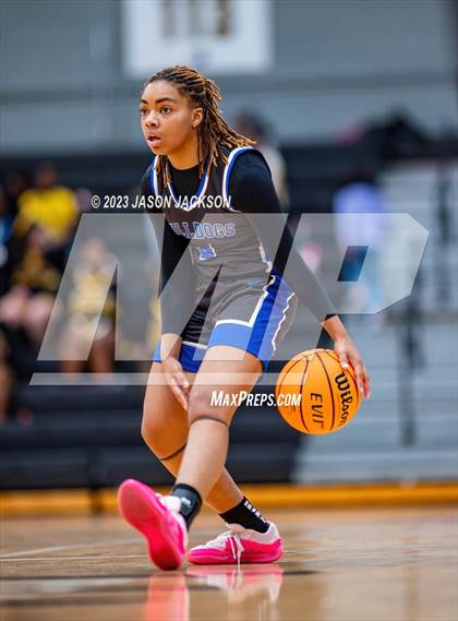 Thumbnail 2 in St. Pauls vs Fairmont (Robeson County Shootout) photogallery.