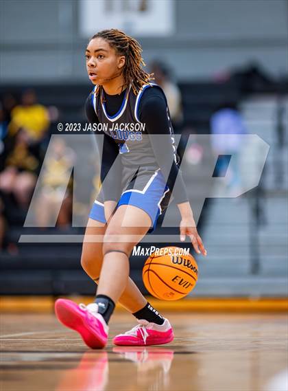 Thumbnail 1 in St. Pauls vs Fairmont (Robeson County Shootout) photogallery.