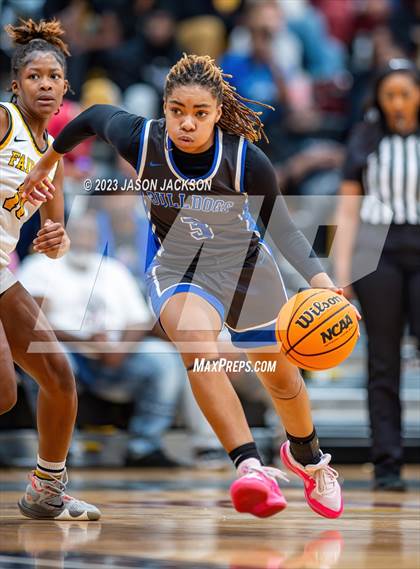 Thumbnail 3 in St. Pauls vs Fairmont (Robeson County Shootout) photogallery.