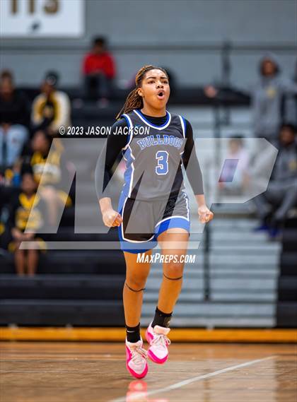 Thumbnail 3 in St. Pauls vs Fairmont (Robeson County Shootout) photogallery.