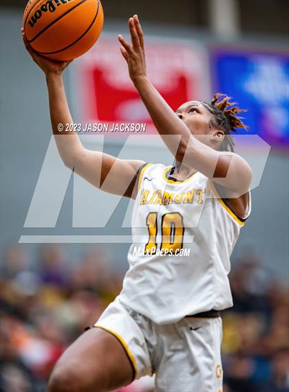 Thumbnail 1 in St. Pauls vs Fairmont (Robeson County Shootout) photogallery.