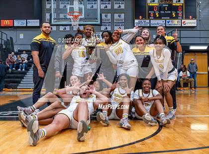 Thumbnail 2 in St. Pauls vs Fairmont (Robeson County Shootout) photogallery.