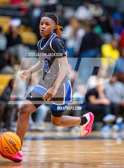 Thumbnail 3 in St. Pauls vs Fairmont (Robeson County Shootout) photogallery.