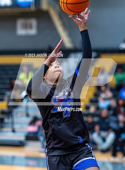 Thumbnail 1 in St. Pauls vs Fairmont (Robeson County Shootout) photogallery.