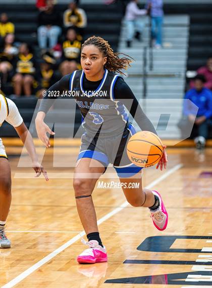 Thumbnail 2 in St. Pauls vs Fairmont (Robeson County Shootout) photogallery.