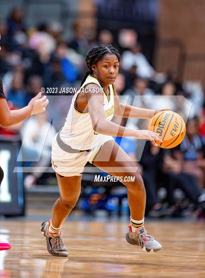 Thumbnail 3 in St. Pauls vs Fairmont (Robeson County Shootout) photogallery.