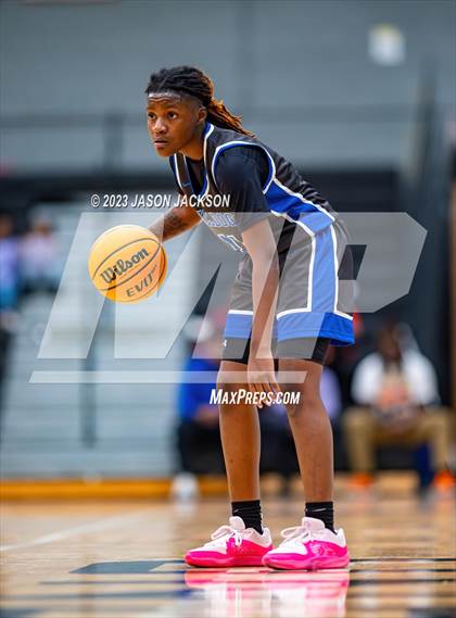 Thumbnail 3 in St. Pauls vs Fairmont (Robeson County Shootout) photogallery.
