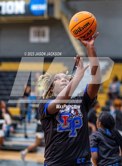 Thumbnail 3 in St. Pauls vs Fairmont (Robeson County Shootout) photogallery.