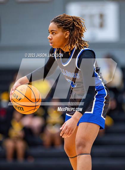 Thumbnail 3 in St. Pauls vs Fairmont (Robeson County Shootout) photogallery.