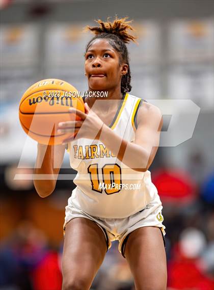Thumbnail 1 in St. Pauls vs Fairmont (Robeson County Shootout) photogallery.