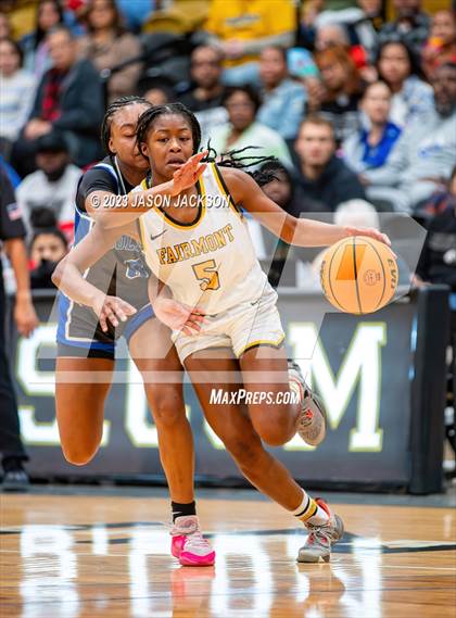 Thumbnail 3 in St. Pauls vs Fairmont (Robeson County Shootout) photogallery.