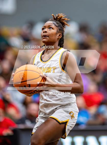 Thumbnail 2 in St. Pauls vs Fairmont (Robeson County Shootout) photogallery.