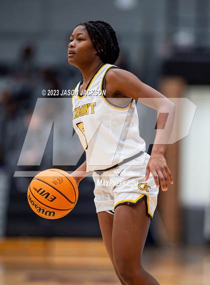 Thumbnail 3 in St. Pauls vs Fairmont (Robeson County Shootout) photogallery.