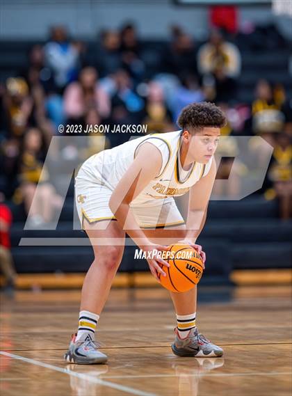 Thumbnail 3 in St. Pauls vs Fairmont (Robeson County Shootout) photogallery.