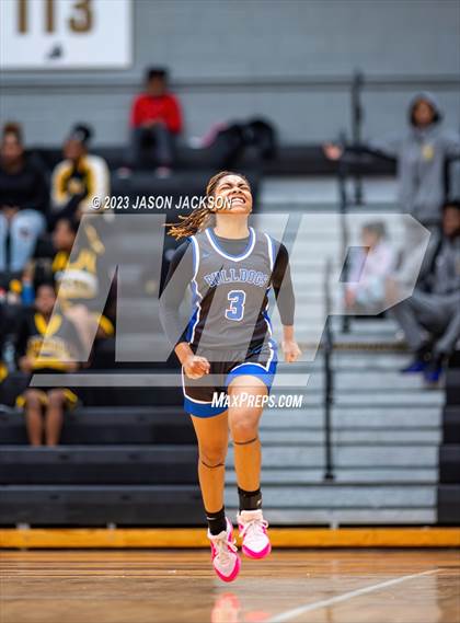 Thumbnail 3 in St. Pauls vs Fairmont (Robeson County Shootout) photogallery.