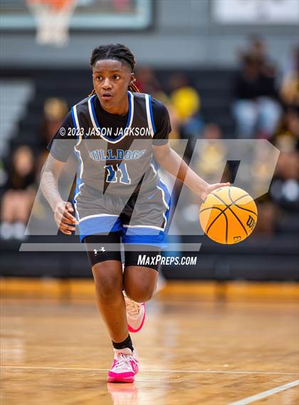 Thumbnail 1 in St. Pauls vs Fairmont (Robeson County Shootout) photogallery.