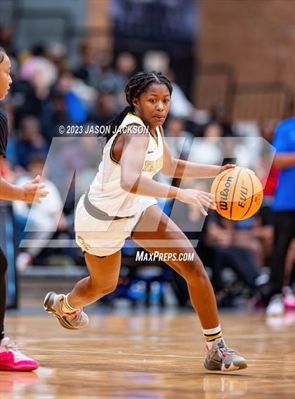 Thumbnail 1 in St. Pauls vs Fairmont (Robeson County Shootout) photogallery.
