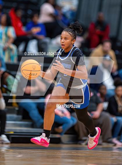 Thumbnail 2 in St. Pauls vs Fairmont (Robeson County Shootout) photogallery.