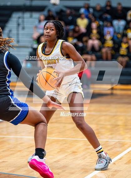 Thumbnail 1 in St. Pauls vs Fairmont (Robeson County Shootout) photogallery.