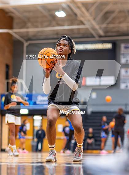 Thumbnail 3 in St. Pauls vs Fairmont (Robeson County Shootout) photogallery.