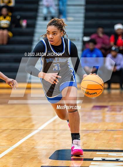 Thumbnail 3 in St. Pauls vs Fairmont (Robeson County Shootout) photogallery.