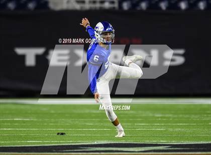 Thumbnail 2 in Katy Taylor vs Humble (UIL 6A Regional Playoff) photogallery.