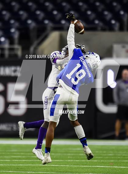 Thumbnail 2 in Katy Taylor vs Humble (UIL 6A Regional Playoff) photogallery.