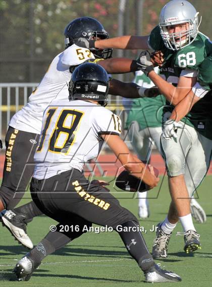 Thumbnail 3 in Antioch vs De La Salle photogallery.