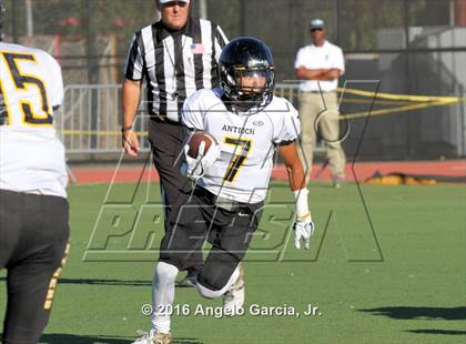 Thumbnail 2 in Antioch vs De La Salle photogallery.