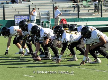 Thumbnail 2 in Antioch vs De La Salle photogallery.