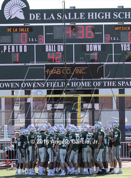 Thumbnail 2 in Antioch vs De La Salle photogallery.