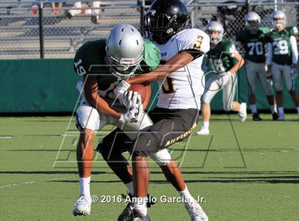 Thumbnail 2 in Antioch vs De La Salle photogallery.