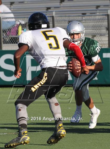 Thumbnail 2 in Antioch vs De La Salle photogallery.