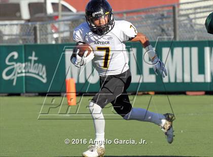 Thumbnail 1 in Antioch vs De La Salle photogallery.