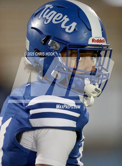 Thumbnail 3 in Yuma Catholic vs. Marana (AIA 5A Round 2) photogallery.