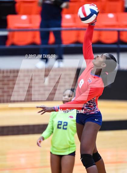 Thumbnail 2 in Springtown vs. Life Waxahachie (2017 UIL 4A Bi-District Playoff) photogallery.