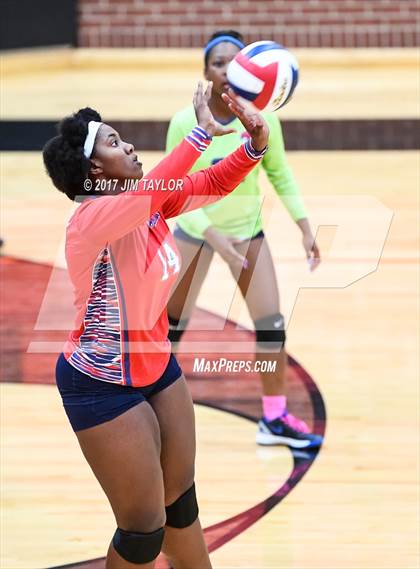 Thumbnail 3 in Springtown vs. Life Waxahachie (2017 UIL 4A Bi-District Playoff) photogallery.