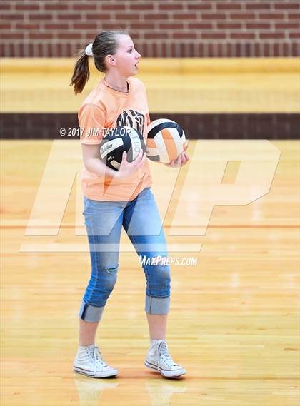 Thumbnail 2 in Springtown vs. Life Waxahachie (2017 UIL 4A Bi-District Playoff) photogallery.