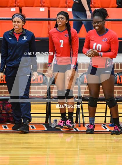 Thumbnail 3 in Springtown vs. Life Waxahachie (2017 UIL 4A Bi-District Playoff) photogallery.