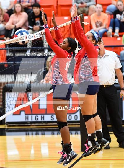 Thumbnail 2 in Springtown vs. Life Waxahachie (2017 UIL 4A Bi-District Playoff) photogallery.