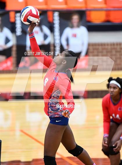 Thumbnail 2 in Springtown vs. Life Waxahachie (2017 UIL 4A Bi-District Playoff) photogallery.