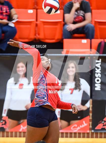 Thumbnail 2 in Springtown vs. Life Waxahachie (2017 UIL 4A Bi-District Playoff) photogallery.