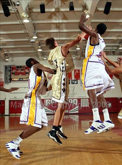 Thumbnail 2 in Lynwood vs. West Torrance (Pacific Shores Tournament) photogallery.