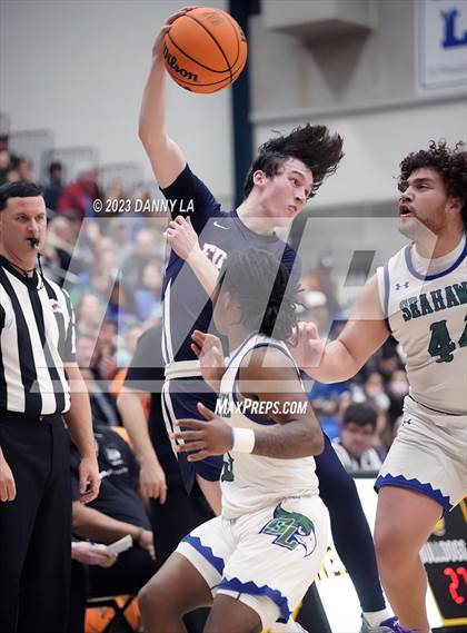 Thumbnail 1 in Edison @ South Lakes (VHSL Class 6 Quarterfinal) photogallery.