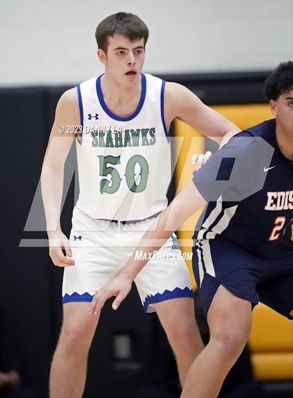 Thumbnail 1 in Edison @ South Lakes (VHSL Class 6 Quarterfinal) photogallery.