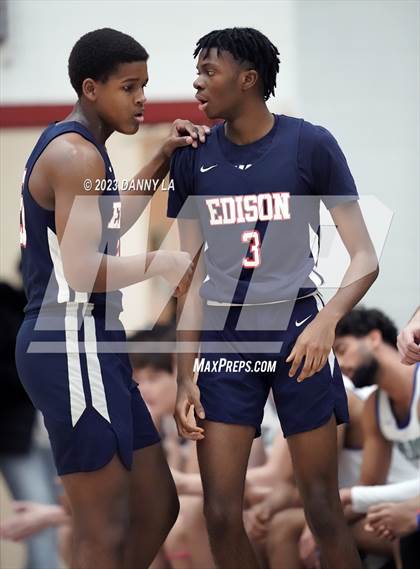 Thumbnail 1 in Edison @ South Lakes (VHSL Class 6 Quarterfinal) photogallery.