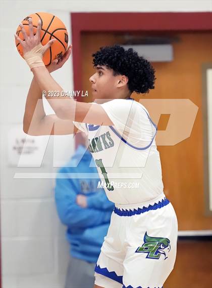 Thumbnail 1 in Edison @ South Lakes (VHSL Class 6 Quarterfinal) photogallery.