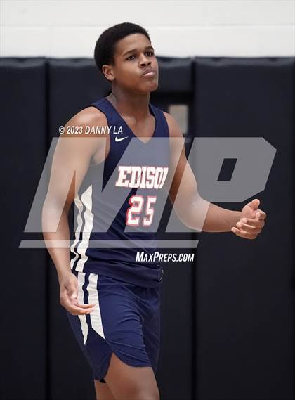 Thumbnail 3 in Edison @ South Lakes (VHSL Class 6 Quarterfinal) photogallery.